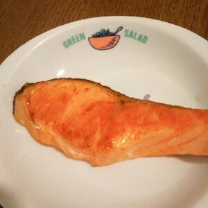 フライパンで焼き鮭(酒蒸し)